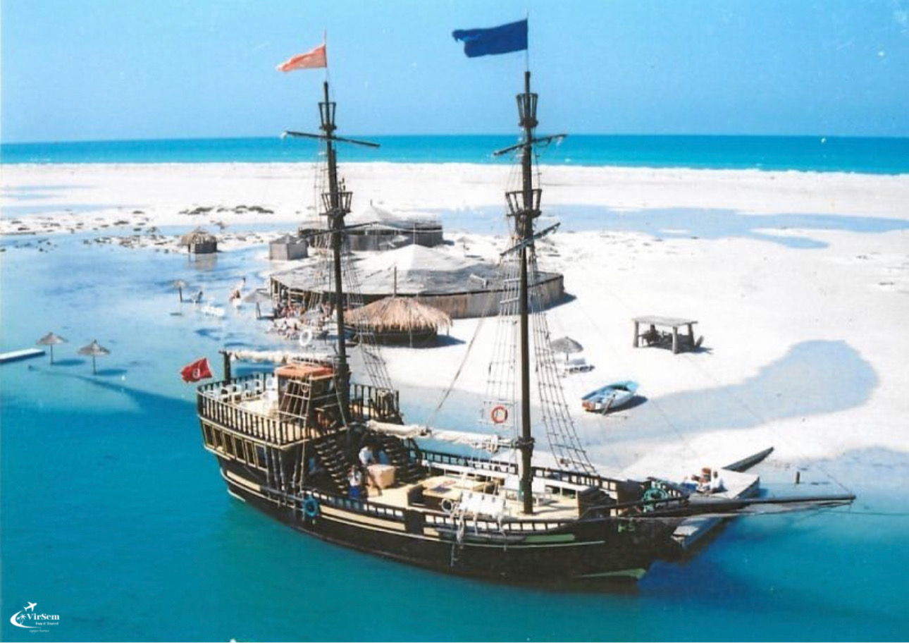 Pirate Boat Excursion: Adventure, Relaxation & a Festive Lunch on Flamingo Island – photo 3